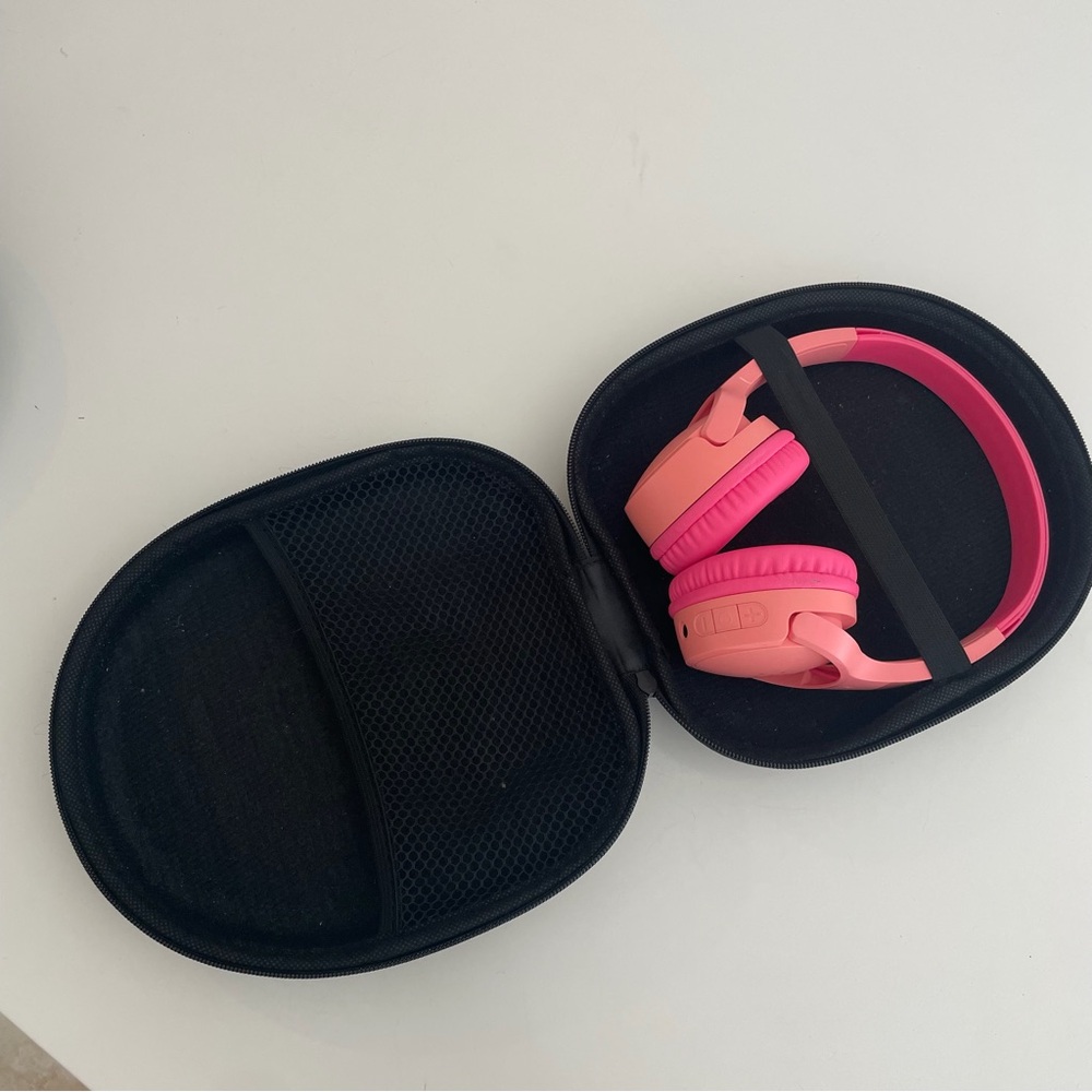 Belkin SoundForm Mini Wireless Bluetooth Kids Headphones